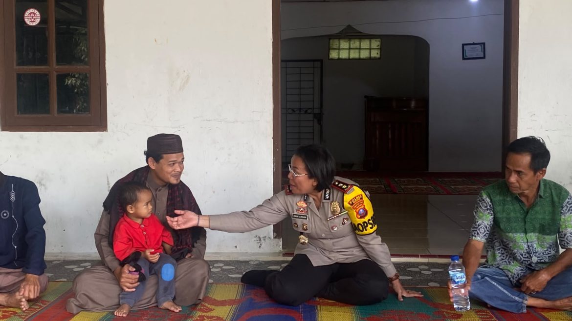 Jumat Keliling di Kecamatan Harian, Kapolres Samosir Sapa Jemaah Masjid Nurul Huda