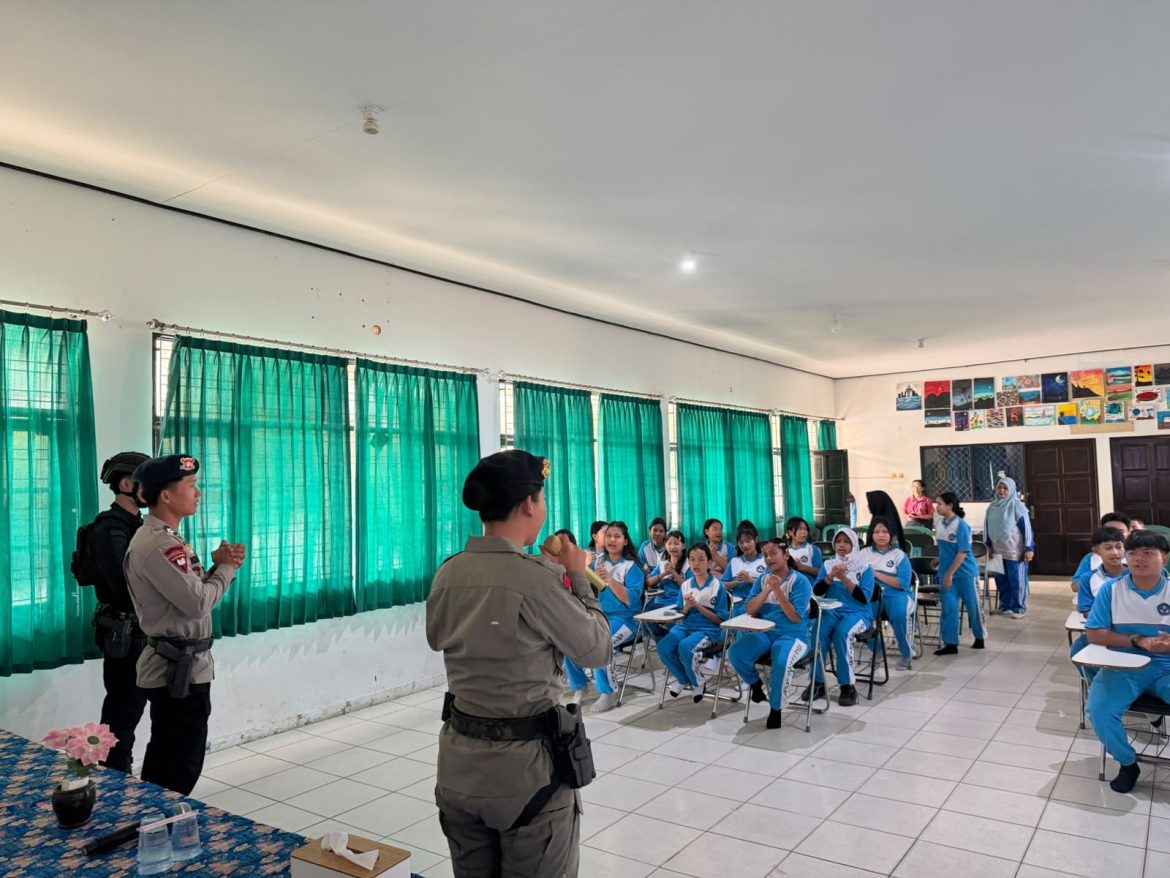 Bangun Generasi Berkarakter, Brimob Kalteng Berikan Edukasi di Sekolah